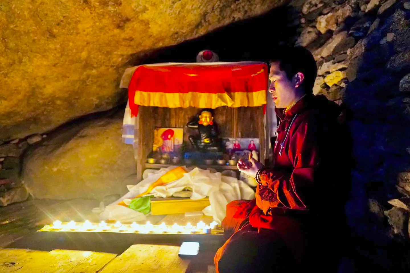 GarTul Chimi Dorjee Rinpoche in Lungten Cave, Lachi Snow Mountain